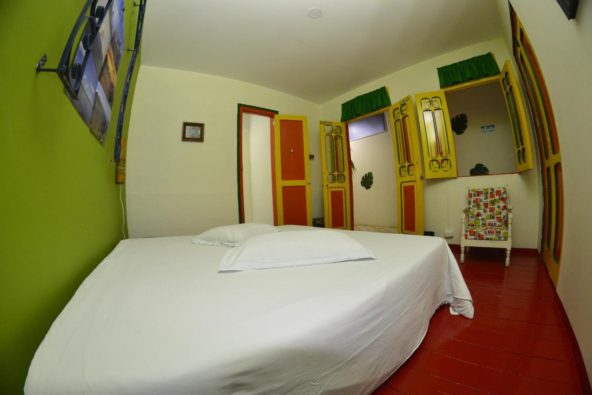 Golden Frog Manizales Hostel Exterior photo