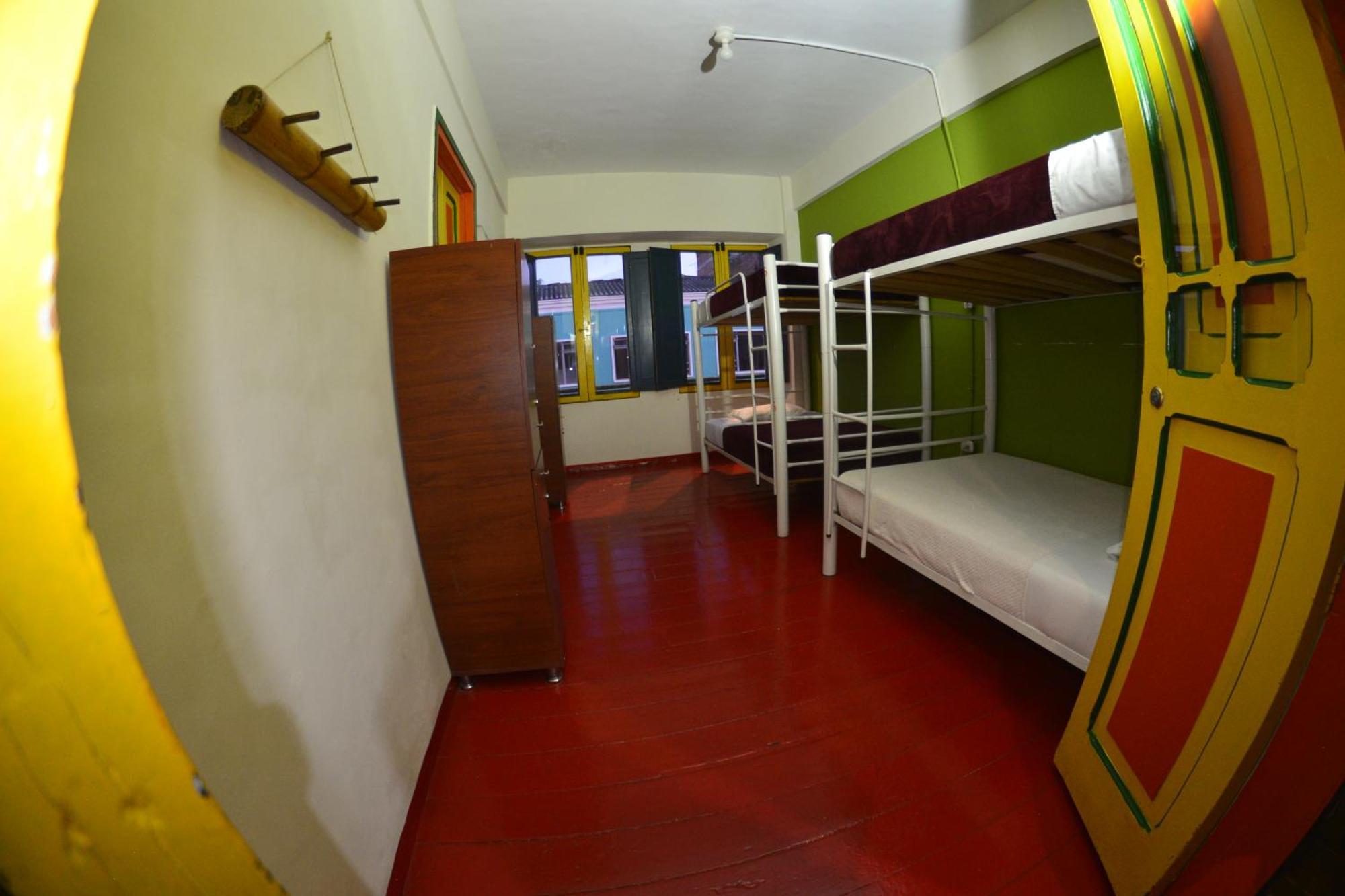 Golden Frog Manizales Hostel Exterior photo